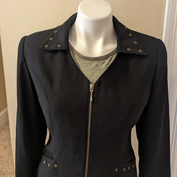 Gantos black with gold accents zip up blazer size 4 - Picture 4 of 7
